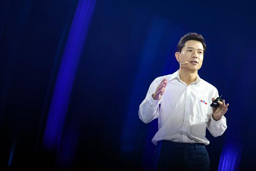 全球科技巨头都跑中国挖AI人才了？